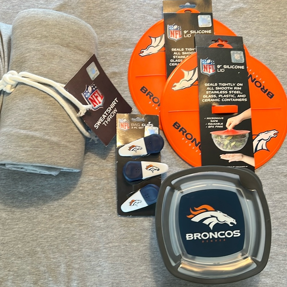*NWT* Broncos Tailgating/Gift Set